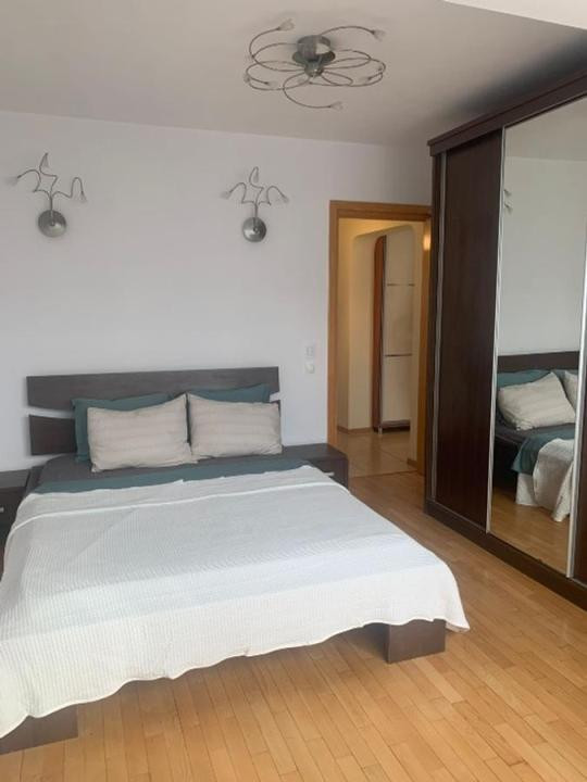 Apartament 3 camere | Nerva Traian | centrala proprie | parcare