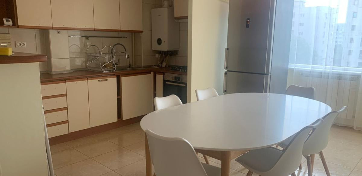 Apartament 3 camere | Nerva Traian | centrala proprie | parcare