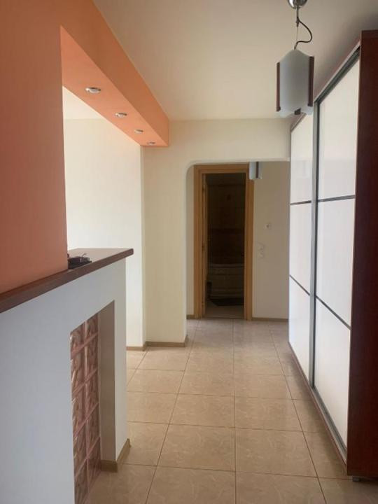 Apartament 3 camere | Nerva Traian | centrala proprie | parcare