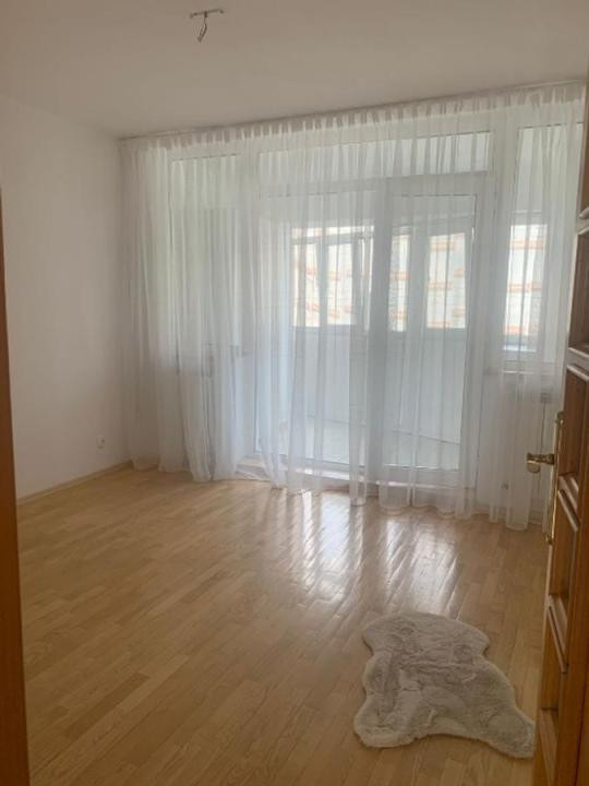Apartament 3 camere | Nerva Traian | centrala proprie | parcare