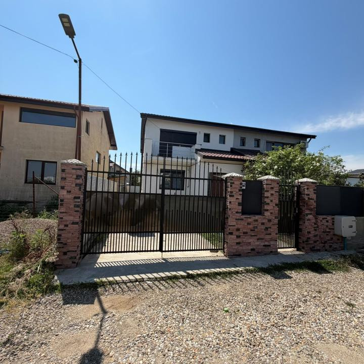 Vila| Duplex de vanzare | Balotesti | cu etaj si mansarda mobilata lux
