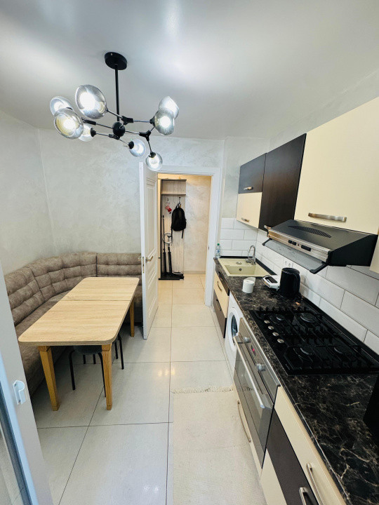 Apartament 3 camere de inchiriat Stefan cel Mare, renovat, 3 minute de metrou