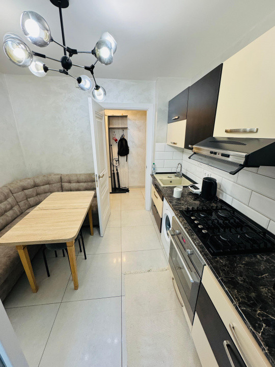 Apartament 3 camere de inchiriat Stefan cel Mare, renovat, 3 minute de metrou