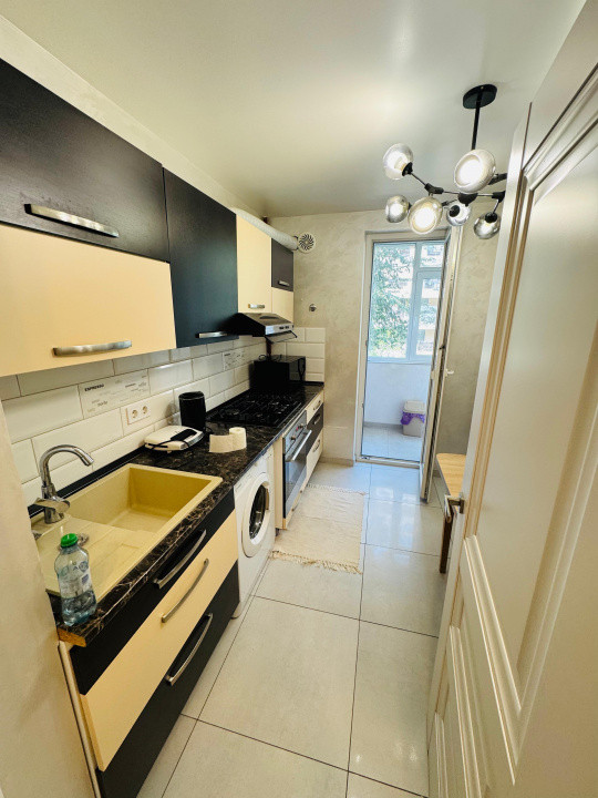 Apartament 3 camere de inchiriat Stefan cel Mare, renovat, 3 minute de metrou