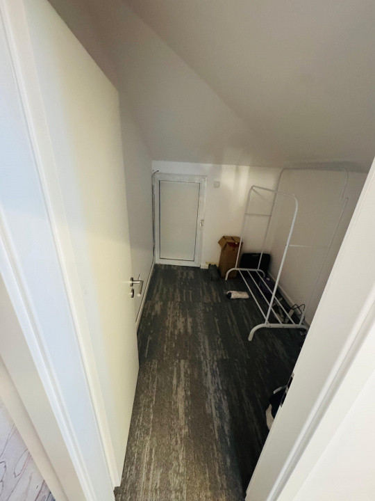 Apartament 3 camere de inchiriat in vila, renovat cu terasa si curte