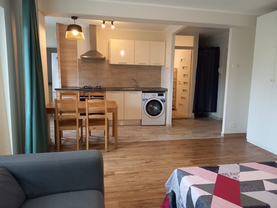 Garsoniera de inchiriat Decebal foarte spatioasa