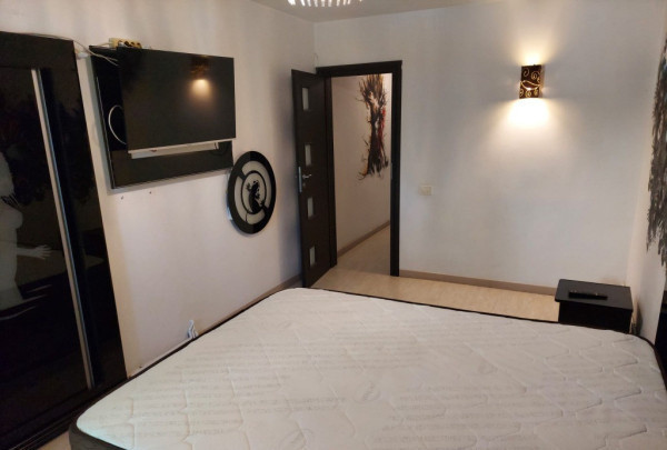 Apartament 2 camere de inchiriat Calea Calarasi decomandat 68 mp cu centrala