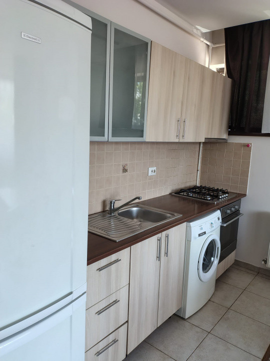 Apartament 2 camere de inchiriat Calea Grivitei bloc nou cu centrala