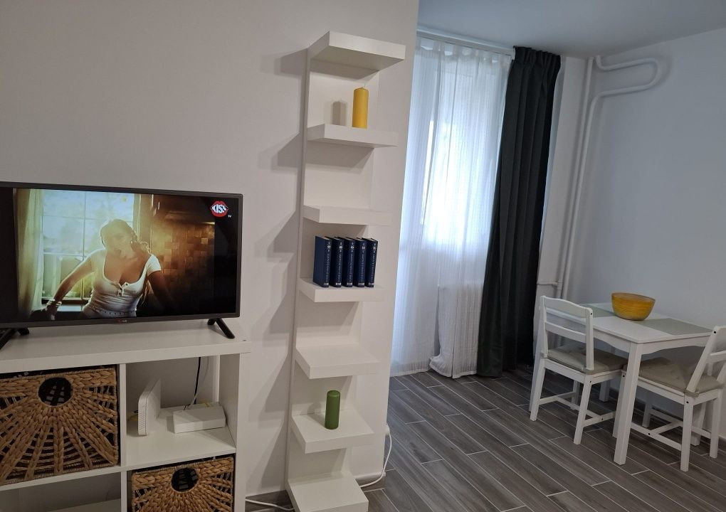 Garsoniera str Turda sector 1 complet renovata 