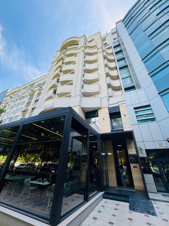 Apartament 3 camere Bd Unirii, imobil 2023, centrala bloc, lux, 2 bai