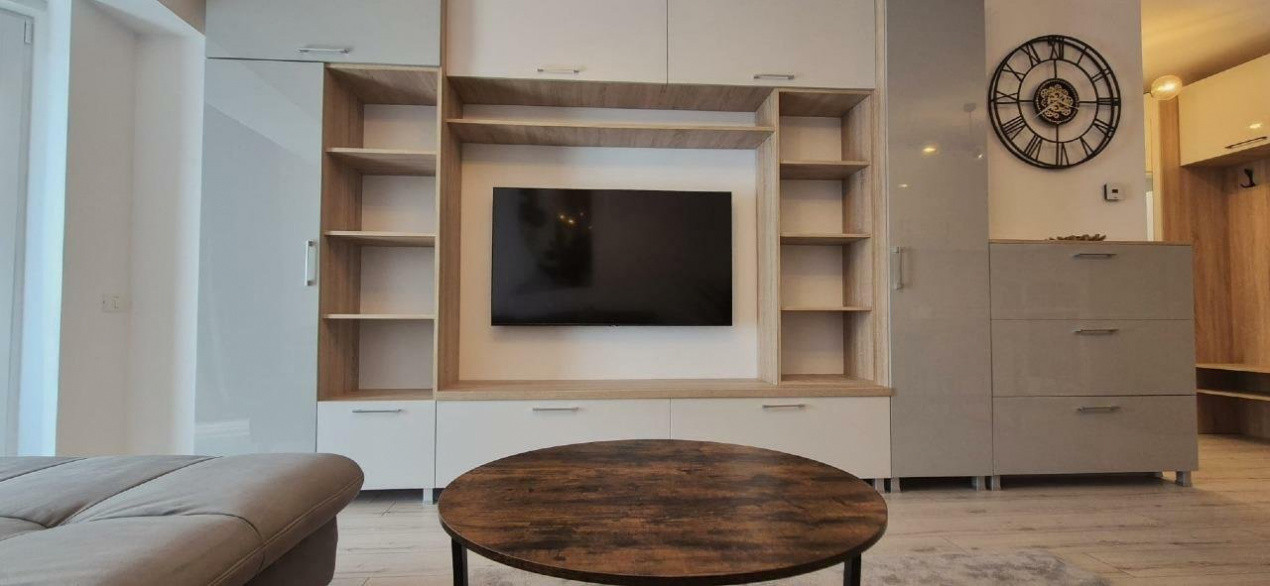 Apartament 2 camere de inchiriat Gran Via Lake View, lac Plumbuita, zona de Nord